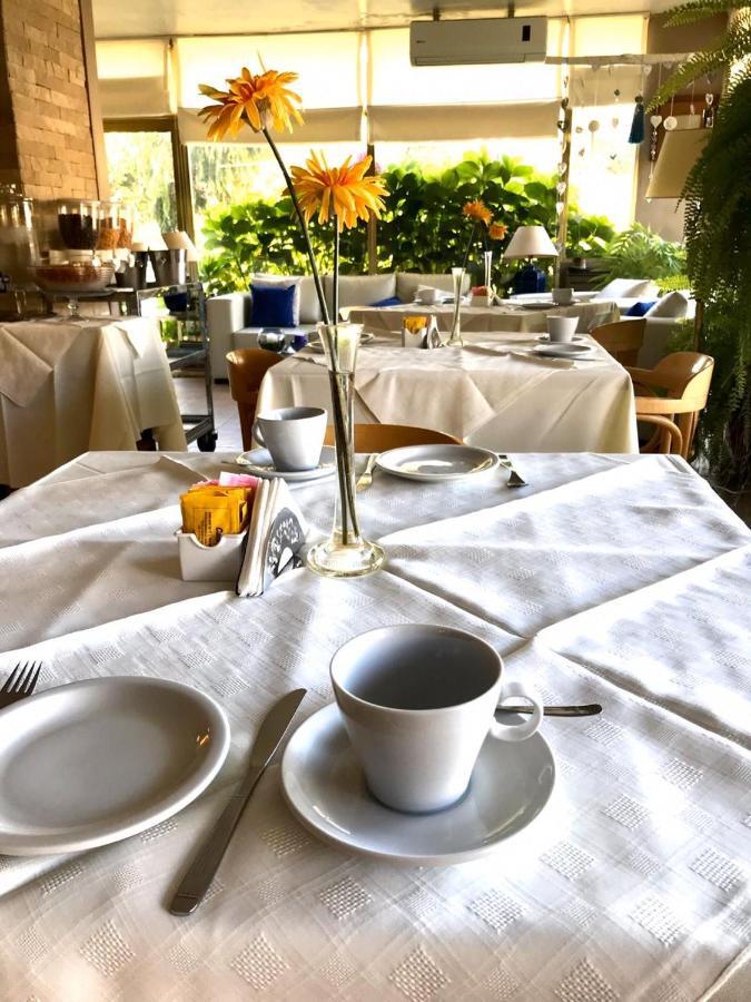 Hotel Europa Pinamar Eksteriør billede